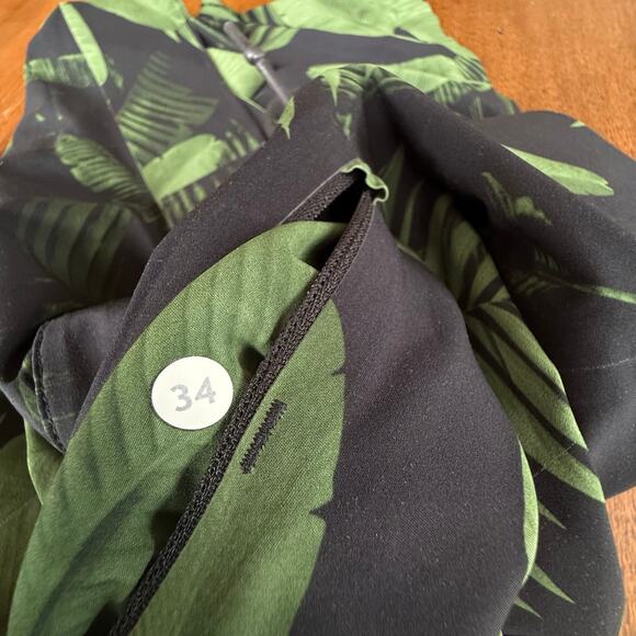 Lululemon Sz 34 Current State Board Short Swim Trunk Unlined Green Leaf Tropical - Picture 11 of 13